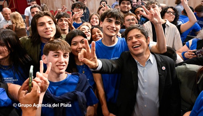 Kicillof en el Día del Militante encabezó en la UNQ la renovación de la Juventud Universitaria Peronista bonaerense