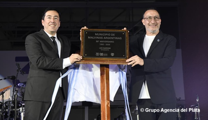 Malvinas Argentinas celebró su 30° aniversario con un emotivo acto encabezado por el intendente Leo Nardini