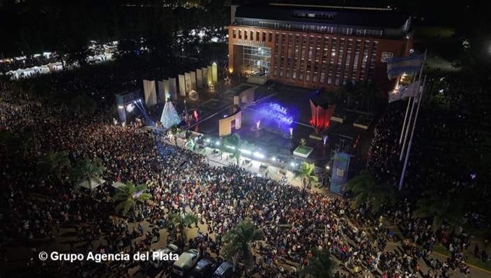 Se encendió la Navidad en Malvinas Argentinas y Leo Nardini expresó su deseo: «Para estas fiestas mucha paz y concordia»