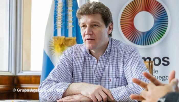 El gobernador Melella cruzó a Milei y aseguró que «tras cada aumento de importaciones, hay un trabajo argentino menos»