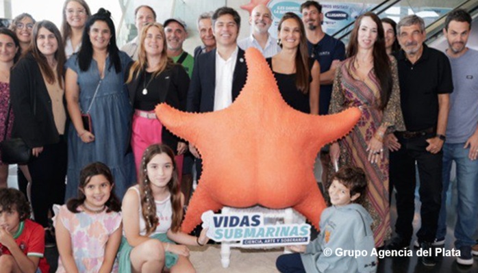 Kicillof recorrió la muestra que divulga la histórica campaña del CONICET en Mar Argentino